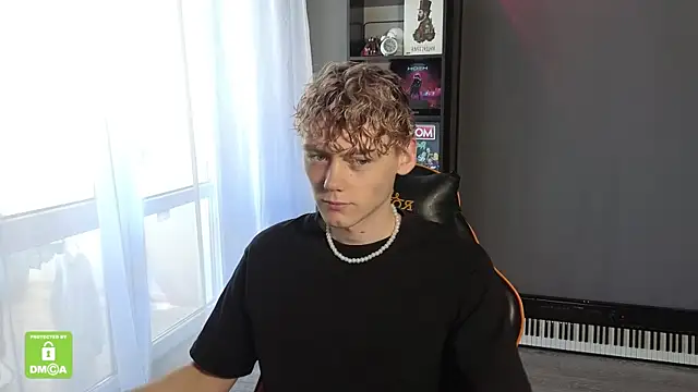 Snapshot of Keytaro chatting on September 2025 11:32:01 AM Keytaro online show from September 2025 11:32:01 AM