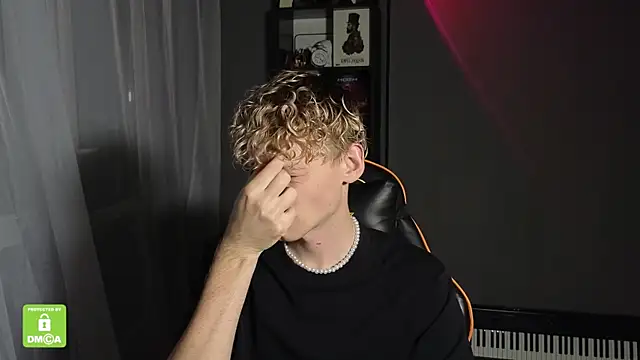 Snapshot of Keytaro chatting on September 2025 11:37:01 PM Keytaro online show from September 2025 11:37:01 PM