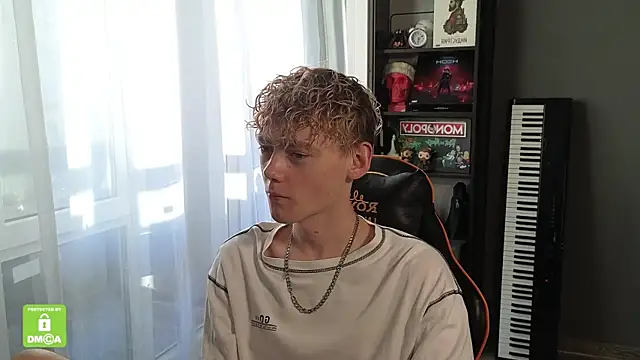 Snapshot of Keytaro chatting on September 2025 02:50:01 PM Keytaro online show from September 2025 02:50:01 PM