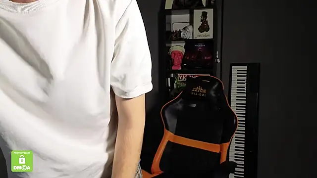 Snapshot of Keytaro chatting on September 2025 11:28:01 PM Keytaro online show from September 2025 11:28:01 PM