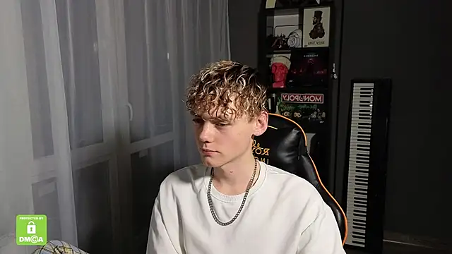 Snapshot of Keytaro chatting on September 2025 07:27:01 PM Keytaro online show from September 2025 07:27:01 PM