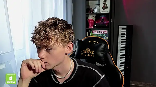 Snapshot of Keytaro chatting on September 2025 06:58:02 AM Keytaro online show from September 2025 06:58:02 AM