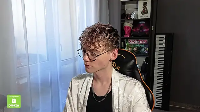 Snapshot of Keytaro chatting on September 2025 08:49:02 AM Keytaro online show from September 2025 08:49:02 AM