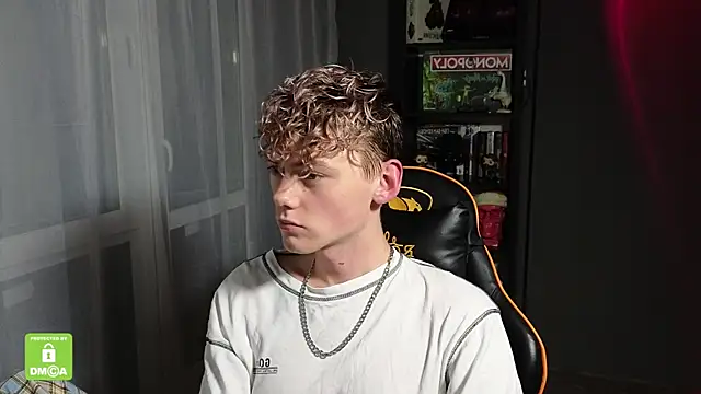 Snapshot of Keytaro chatting on October 2025 01:02:02 AM Keytaro online show from October 2025 01:02:02 AM