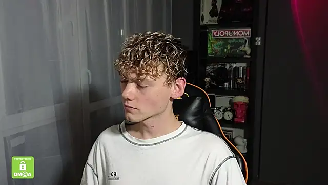 Snapshot of Keytaro chatting on October 2025 09:01:01 PM Keytaro online show from October 2025 09:01:01 PM