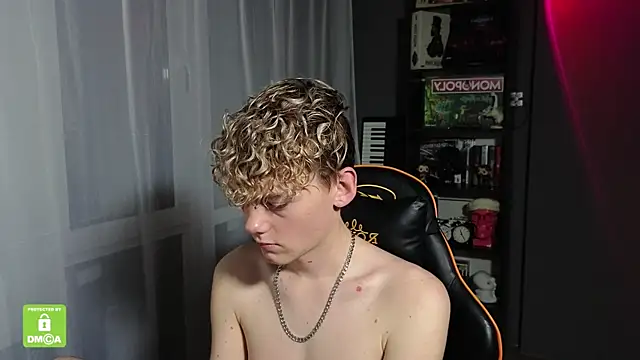 Snapshot of Keytaro chatting on October 2025 01:47:01 AM Keytaro online show from October 2025 01:47:01 AM