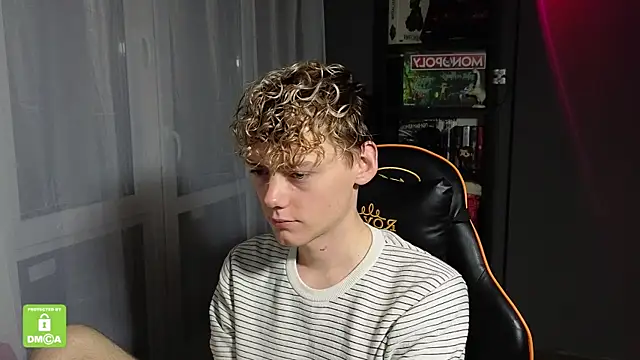 Snapshot of Keytaro chatting on October 2025 11:02:02 PM Keytaro online show from October 2025 11:02:02 PM