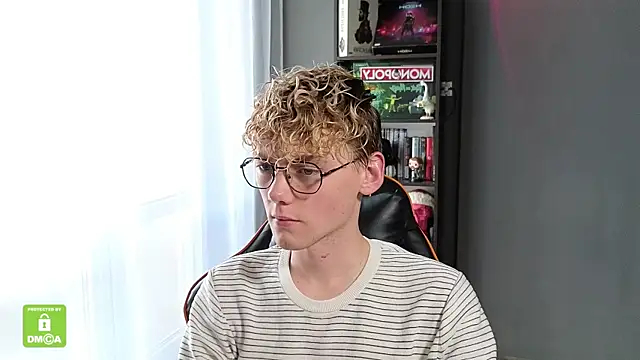 Snapshot of Keytaro chatting on October 2025 12:35:02 PM Keytaro online show from October 2025 12:35:02 PM