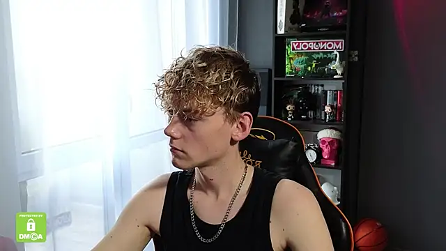 Snapshot of Keytaro chatting on October 2025 11:09:02 AM Keytaro online show from October 2025 11:09:02 AM