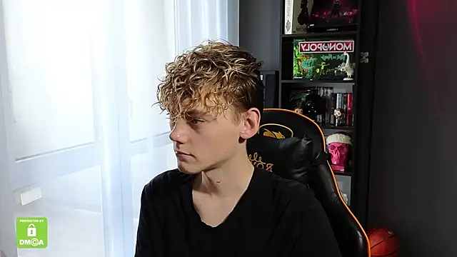 Snapshot of Keytaro chatting on October 2025 07:51:02 AM Keytaro online show from October 2025 07:51:02 AM