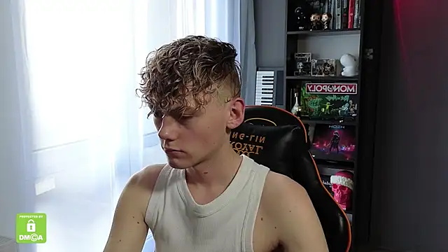 Snapshot of Keytaro chatting on October 2025 10:08:02 AM Keytaro online show from October 2025 10:08:02 AM