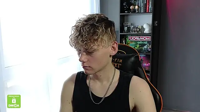 Snapshot of Keytaro chatting on October 2025 10:49:02 AM Keytaro online show from October 2025 10:49:02 AM