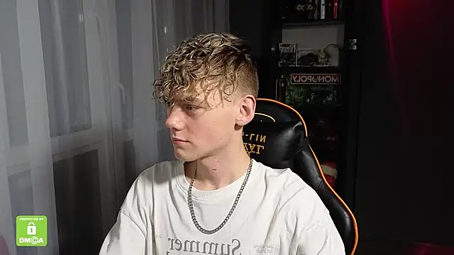 Snapshot of Keytaro chatting on November 2025 10:32:01 PM Keytaro online show from November 2025 10:32:01 PM