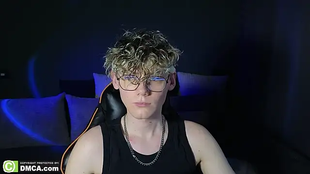 Keytaro online show from March 2026 03:05:02 PM