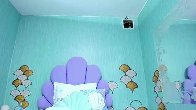 Isa little4u online show from January 2025 12:59:01 AM