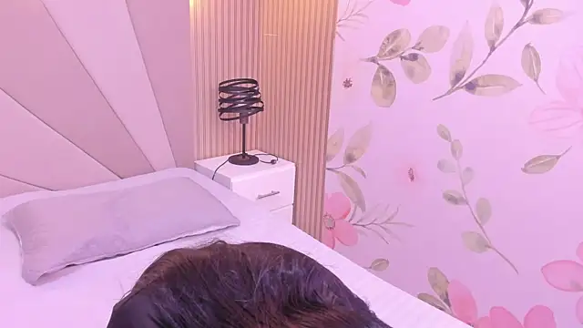 Isa little4u online show from January 2025 09:32:02 PM