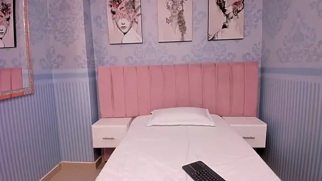 Isa little4u online show from January 2025 10:23:01 PM