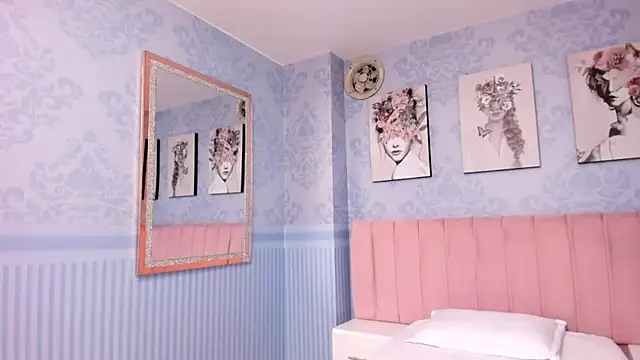 Isa little4u online show from January 2025 06:32:01 PM