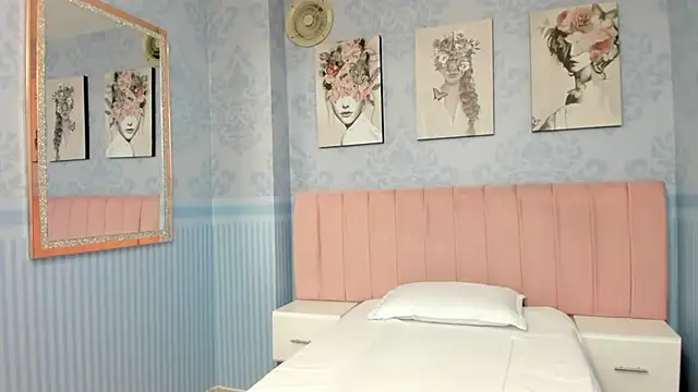 Isa little4u online show from January 2025 07:21:01 PM