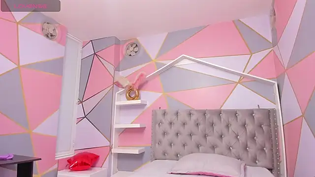 Isa little4u online show from February 2025 01:44:02 AM