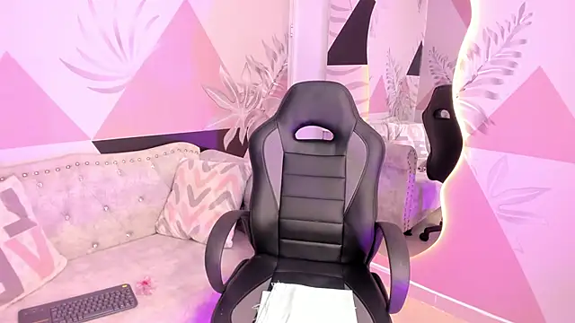 Isa little4u online show from March 2025 10:51:01 AM