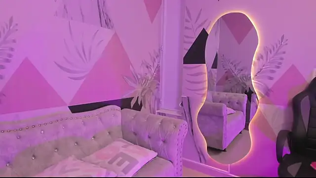 Isa little4u online show from March 2025 10:47:01 AM