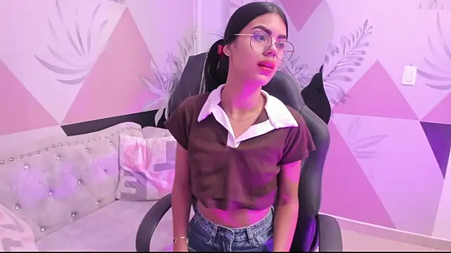 Isa little4u online show from March 2025 11:12:02 AM