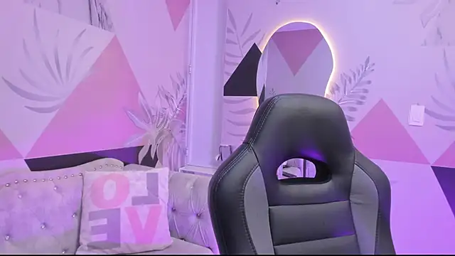 Isa little4u online show from March 2025 10:36:01 AM