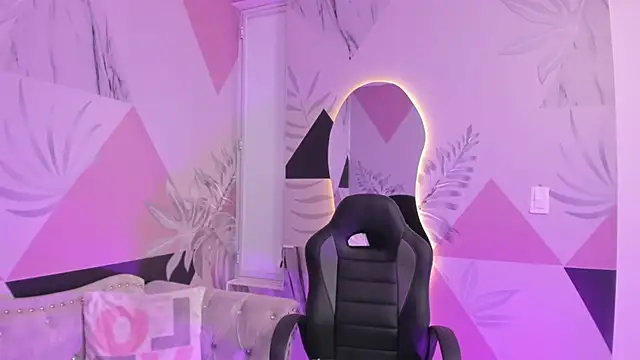 Isa little4u online show from March 2025 01:23:01 PM