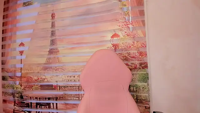 Isa little4u online show from October 2025 11:19:01 AM