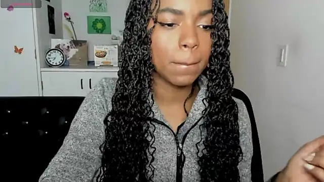 Snapshot of Marce_22 chatting on December 2024 12:42:02 AM Marce 22 online show from December 2024 12:42:02 AM