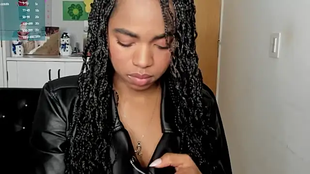 Snapshot of Marce_22 chatting on December 2024 12:48:02 AM Marce 22 online show from December 2024 12:48:02 AM