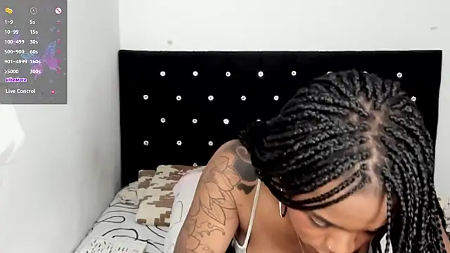 Snapshot of Marce_22 chatting on January 2025 04:49:01 AM Marce 22 online show from January 2025 04:49:01 AM