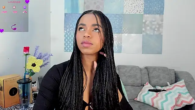 Snapshot of Marce_22 chatting on March 2025 08:00:01 AM Marce 22 online show from March 2025 08:00:01 AM