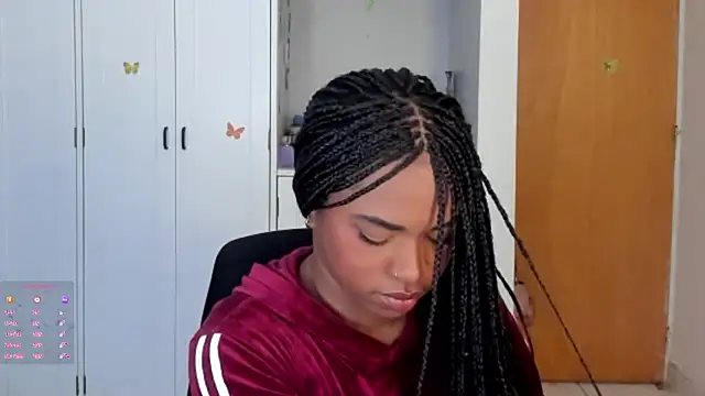 Snapshot of Marce_22 chatting on September 2025 09:50:01 PM Marce 22 online show from September 2025 09:50:01 PM