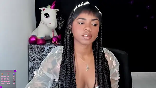 Snapshot of Marce_22 chatting on November 2025 09:05:02 PM Marce 22 online show from November 2025 09:05:02 PM