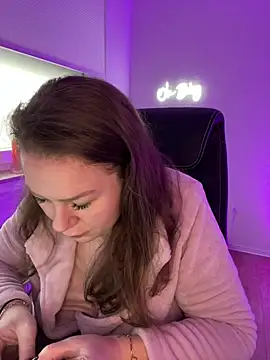 Snapshot of Fancy-Francy chatting on February 2025 07:12:02 AM Fancy-Francy online show from February 2025 07:12:02 AM