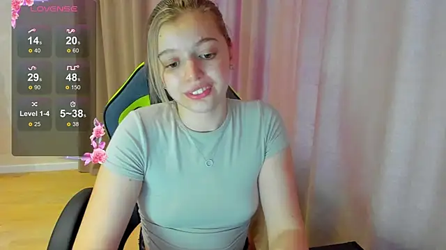 Snapshot of Nicky_Rosee chatting on December 2025 04:29:01 AM Nicky Rosee online show from December 2025 04:29:01 AM