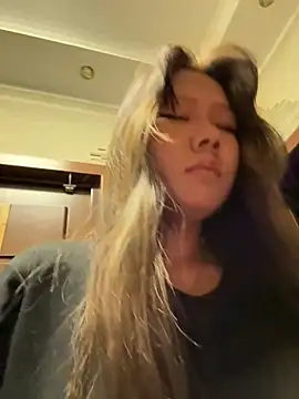 Snapshot of Kim_SLO chatting on February 2026 05:49:02 PM Kim SLO online show from February 2026 05:49:02 PM