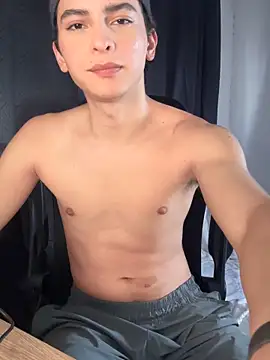 cybercosmiiic online show from November 2025 07:56:02 PM