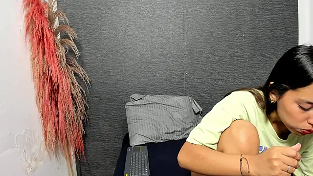 monse 02 online show from February 2025 12:48:02 PM