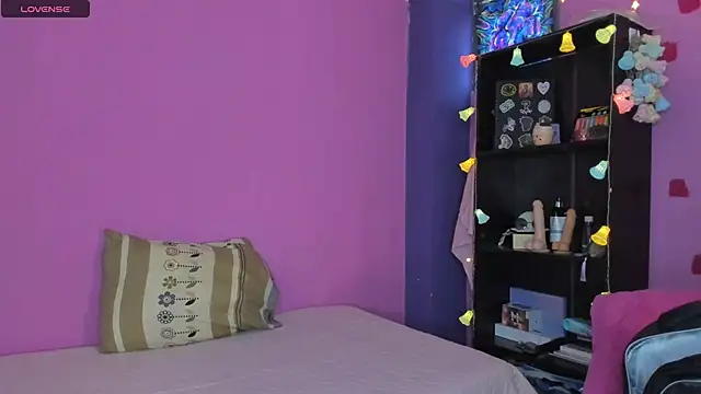 kittyzenn online show from January 2025 01:46:01 PM