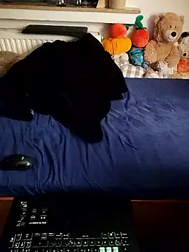 Snapshot of Dennis_2024 chatting on September 2025 05:01:01 PM Dennis 2024 online show from September 2025 05:01:01 PM