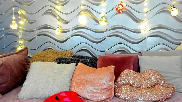 StormiRusso online show from December 2024 05:22:02 AM