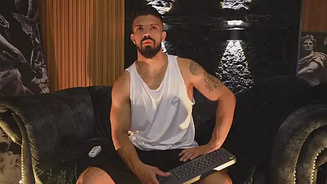 DannSaenz online show from October 2025 01:13:01 PM