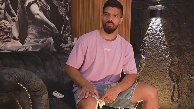 DannSaenz online show from November 2025 02:40:02 PM