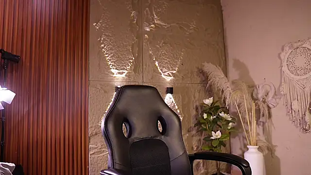 DannSaenz online show from July 2026 04:53:02 PM
