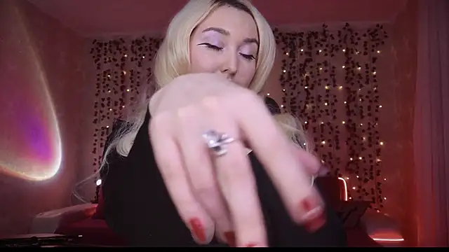 AllisonBlack  online show from October 2025 06:26:02 PM