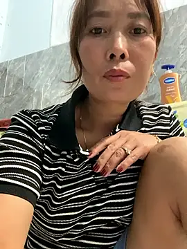 Linaannn online show from February 2026 12:52:01 PM