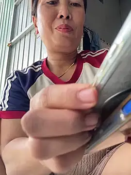 Linaannn online show from May 2026 01:26:01 PM